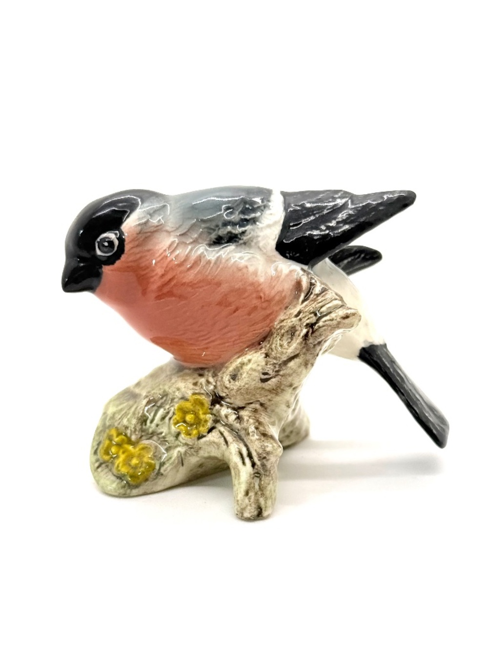 Bullfinch 1042 Bird Figurine Beswick England
